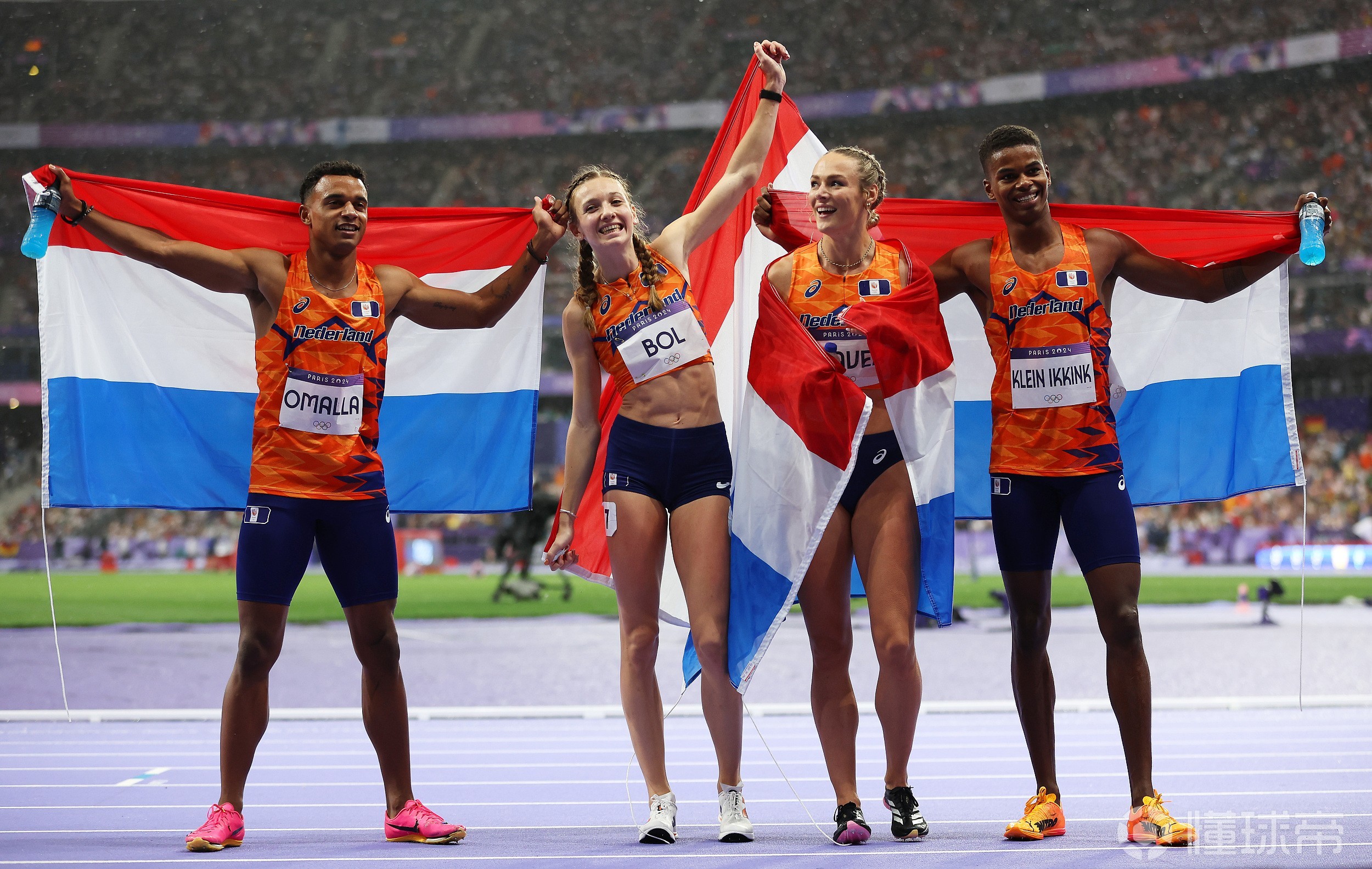 荷兰队在划船比赛中力压对手,斩获冠军 荷兰队在划船比赛中力压对手,斩获冠军