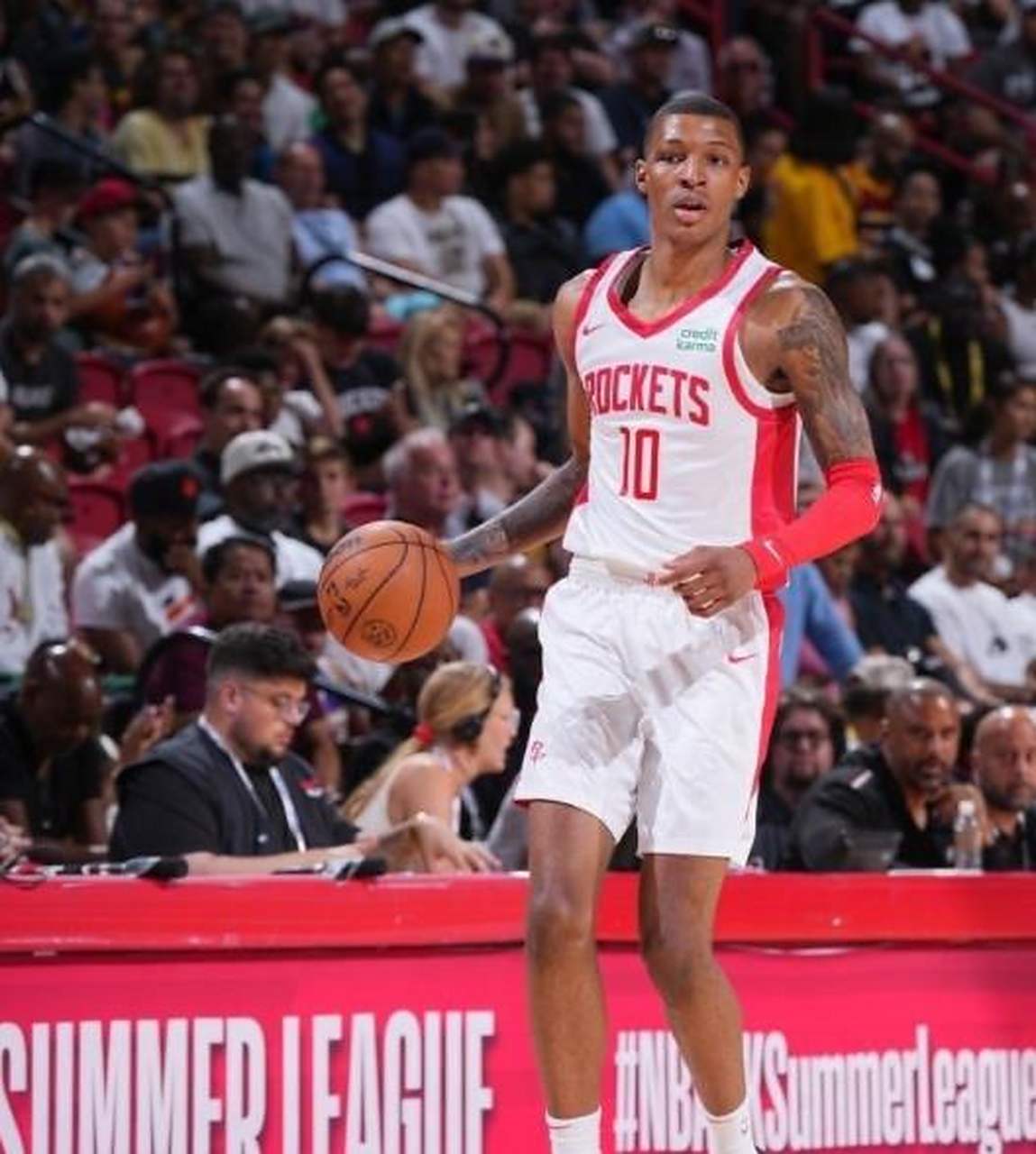 火箭前锋连续砍下高分成为最佳 火箭前锋连续砍下高分成为最佳