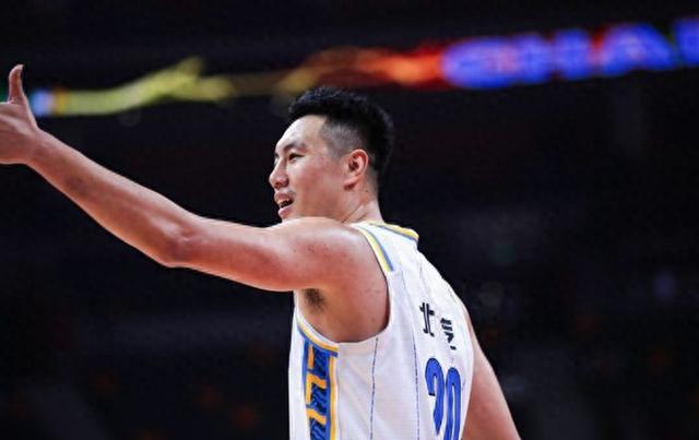 爱游戏官网网页版入口-翟晓川爆发，为北京贡献关键得分