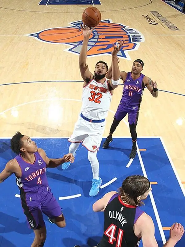 雷霆客场击败尼克斯，实现胜利