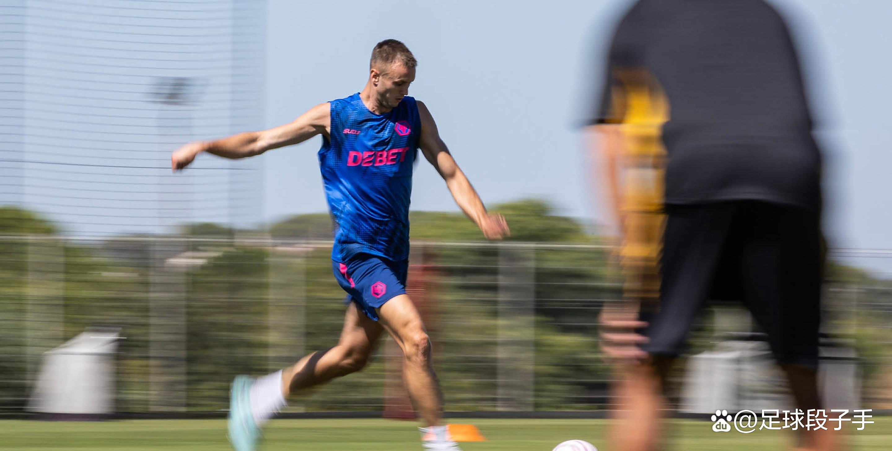 爱游戏网页版登录入口-包含狼队新援首秀失利，未能带来转折机会的词条