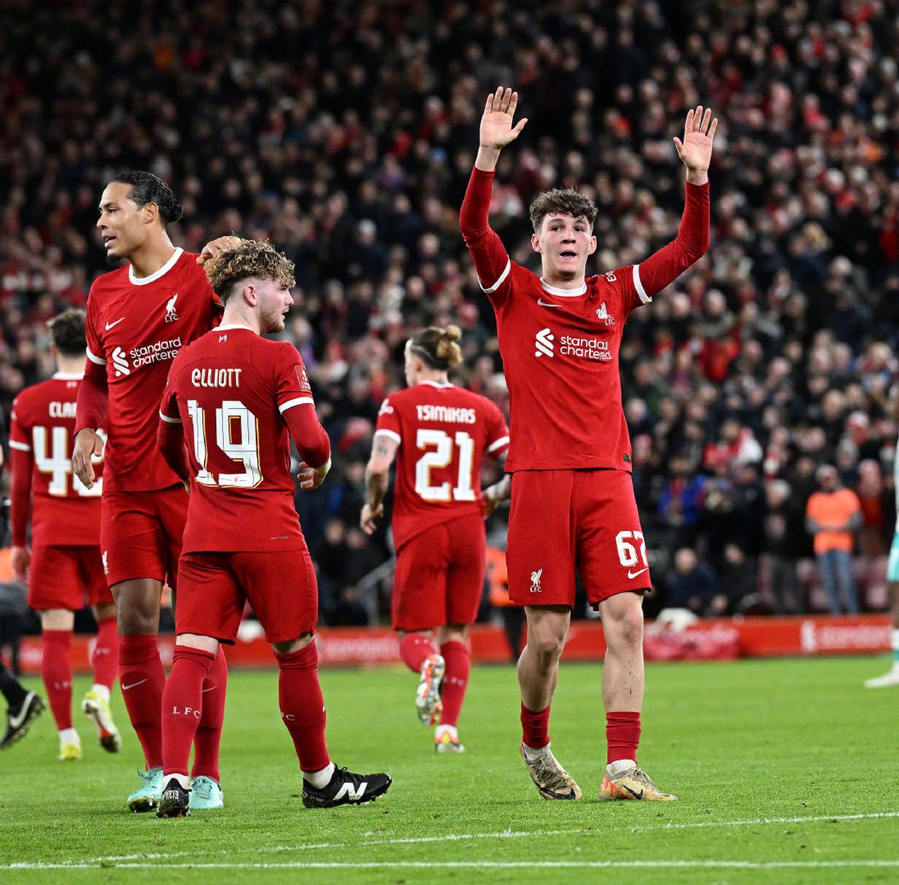 关于利物浦主场击败南安普顿,争冠形势乐观!的信息 关于利物浦主场击败南安普顿,争冠形势乐观!的信息