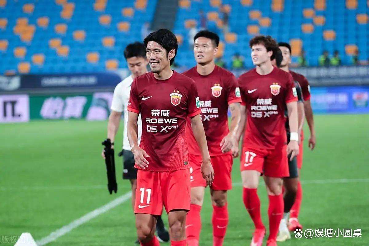 爱游戏体育官网-申花客场不敌上港，遗憾告终