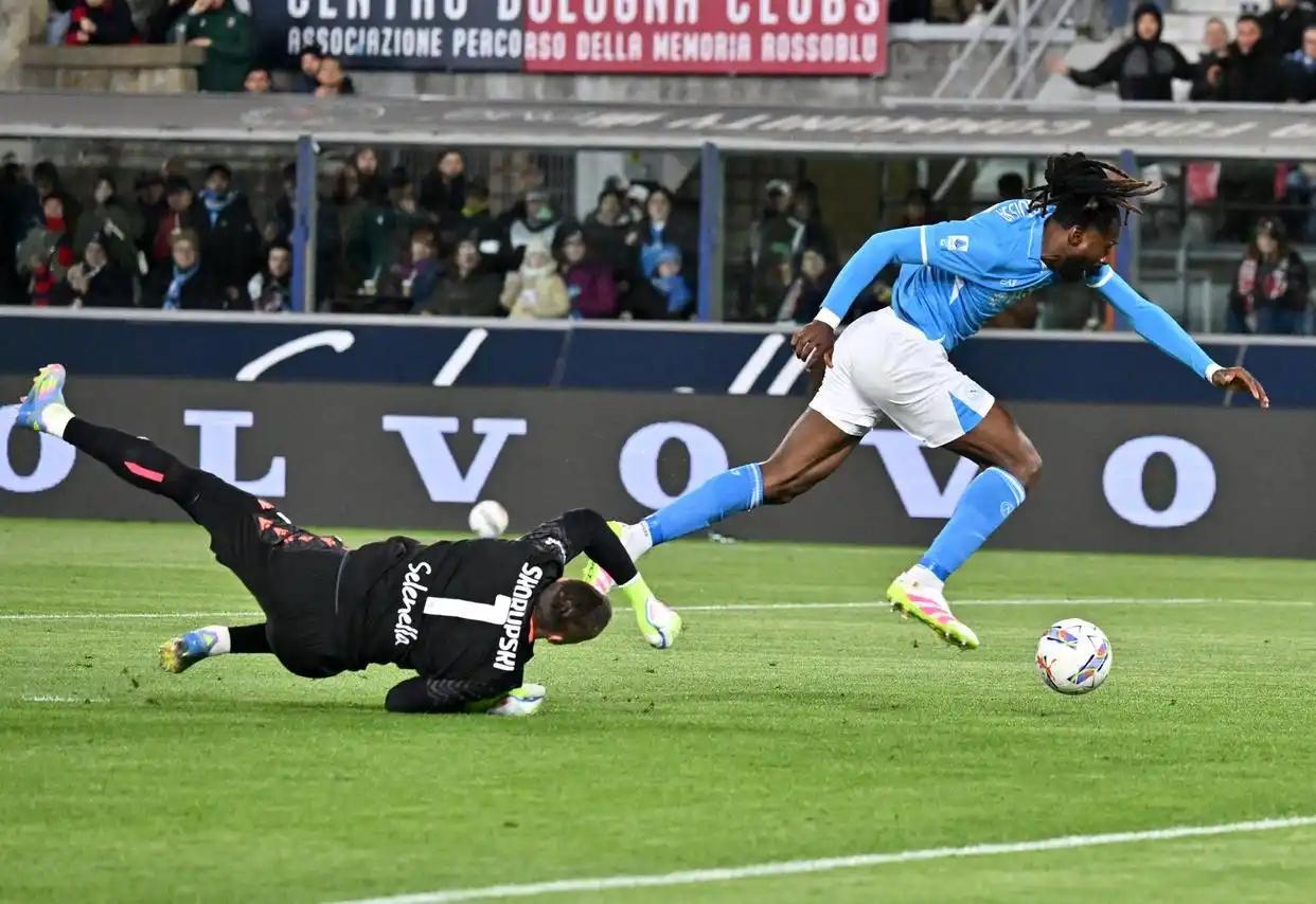 爱游戏官方入口-关于那不勒斯门将表现出色，关键扑救助球队保住胜利的信息