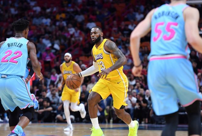 热火全员出击,赢得球迷掌声 热火全员出击,赢得球迷掌声