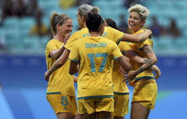 爱游戏中国官网-澳大利亚女足队员在比赛中展现出色进攻