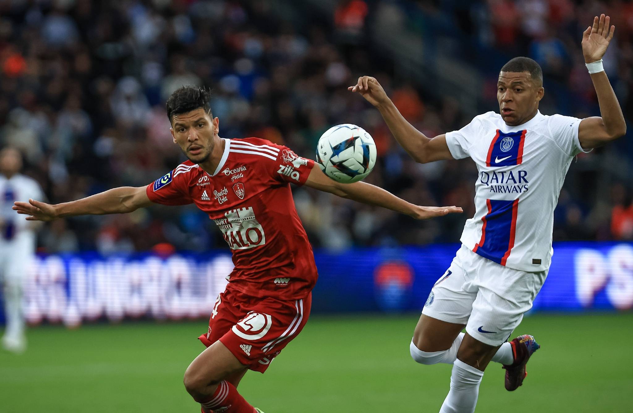 摩纳哥客场赢布雷斯特，士气高涨