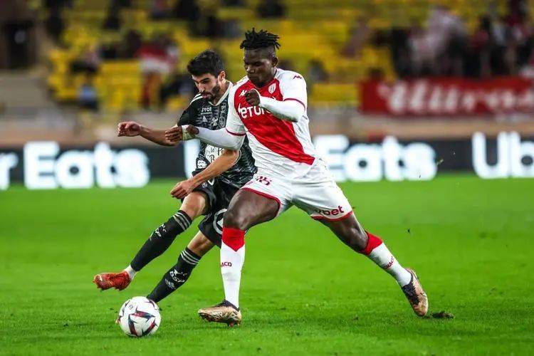 摩纳哥客场赢布雷斯特，士气高涨