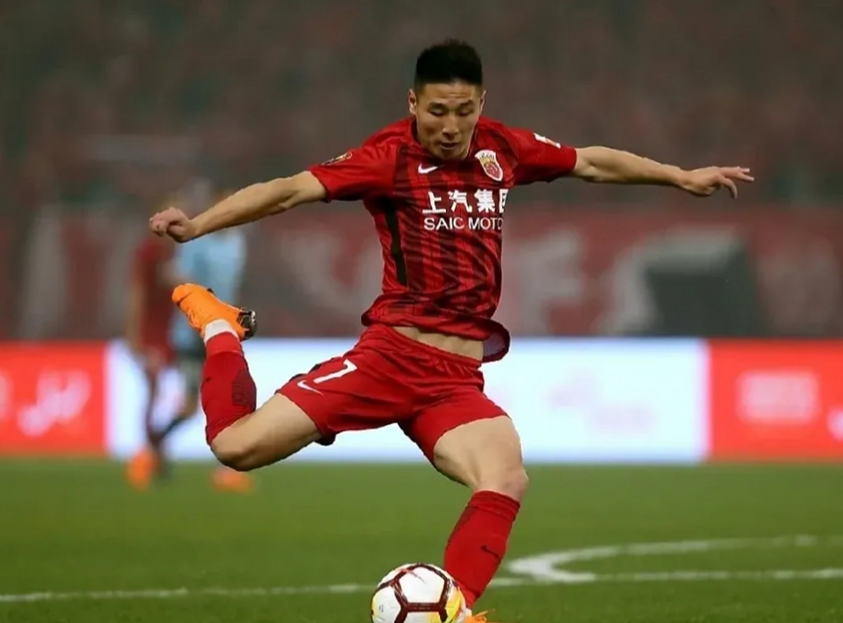 爱游戏亚洲官网-上海上港欲战胜大连人，继续保持领先优势的简单介绍