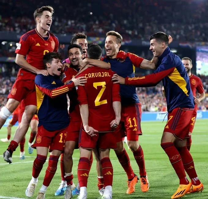爱游戏在线登录-西班牙国家队备战欧洲杯预选赛，冲击冠军