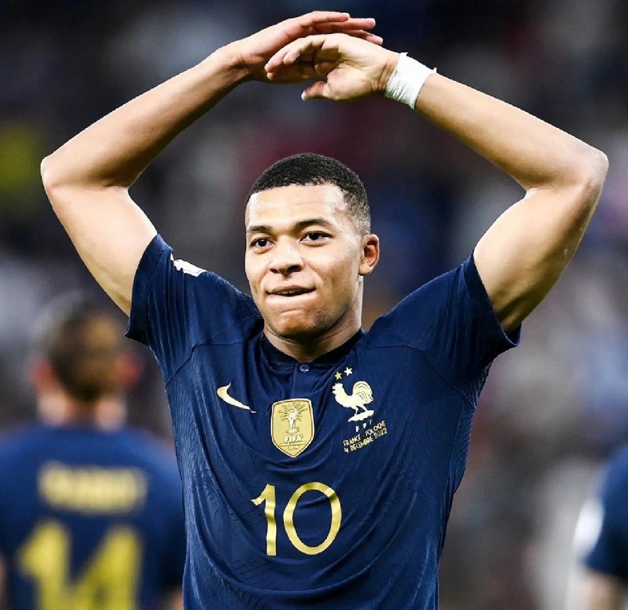 爱游戏体育直播-法国后卫在国际比赛中奉献绝杀