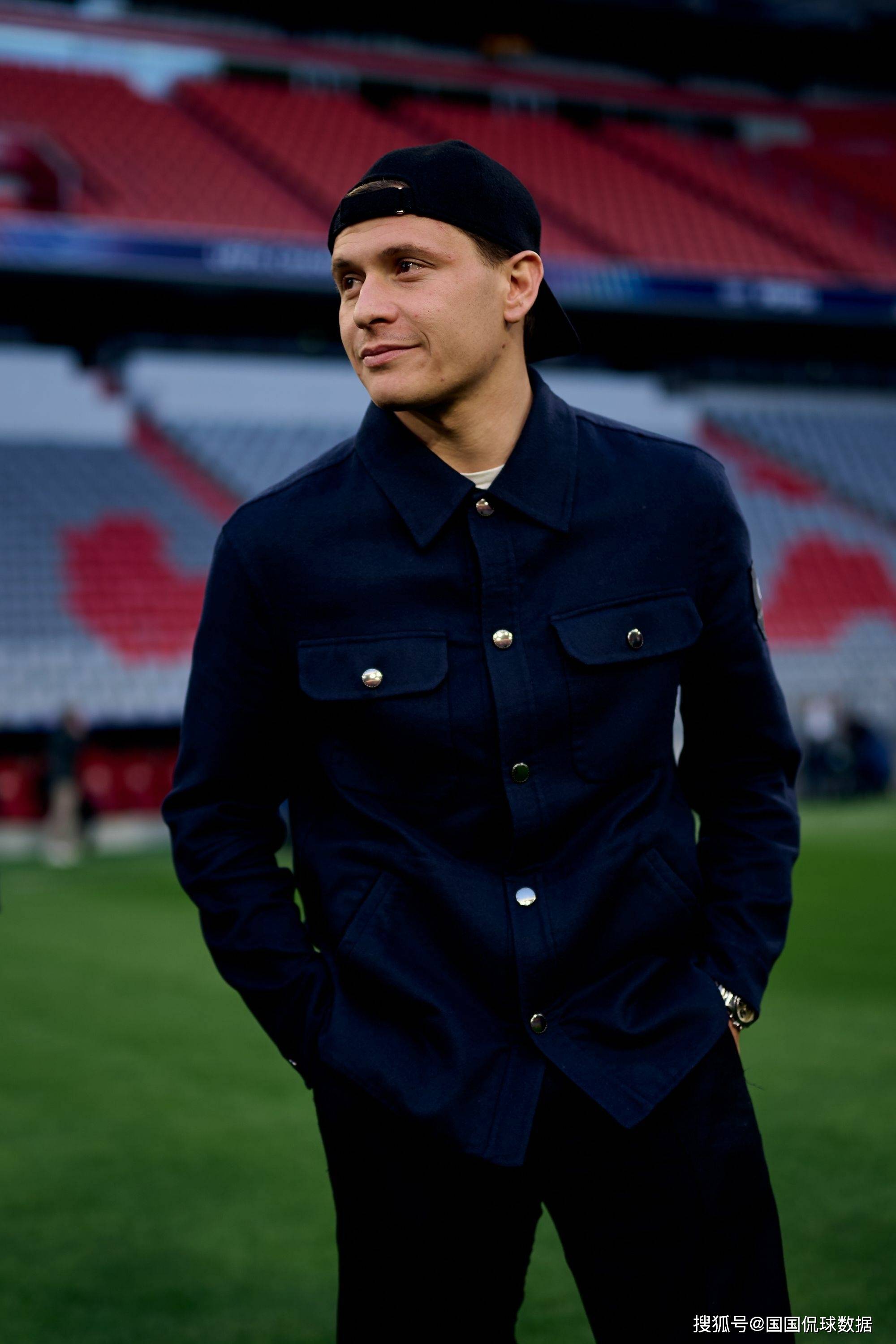 爱游戏入口-包含意大利足球联赛一名球员被曝光办私事的词条