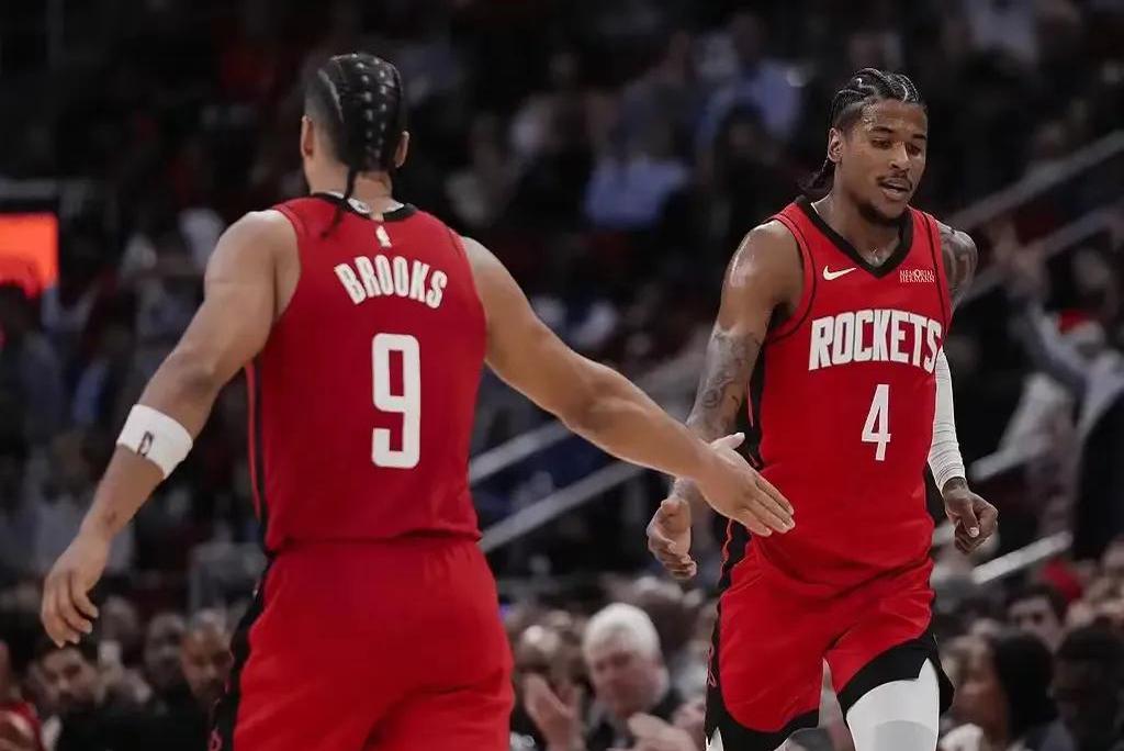 火箭力克森林狼,豪取四连胜 火箭力克森林狼,豪取四连胜