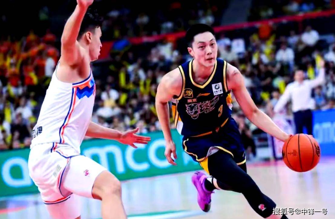 爱游戏亚洲官网-新赛季CBA上演精彩一战，山东击败广州队