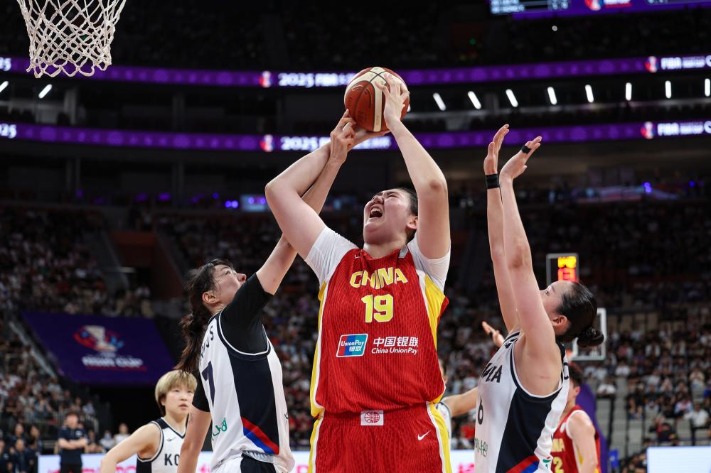 爱游戏体育官网-亚洲锦标赛上，中国队连胜赢得晋级机会