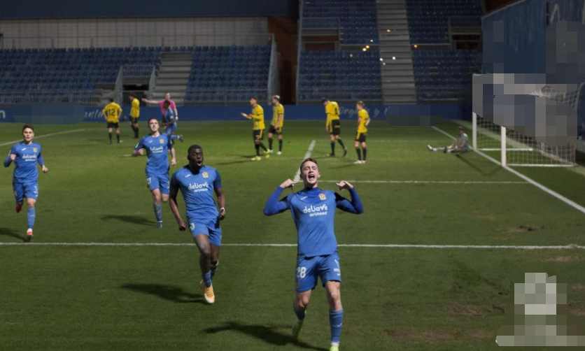 包含西班牙人主场告捷，稳固中游位置的词条