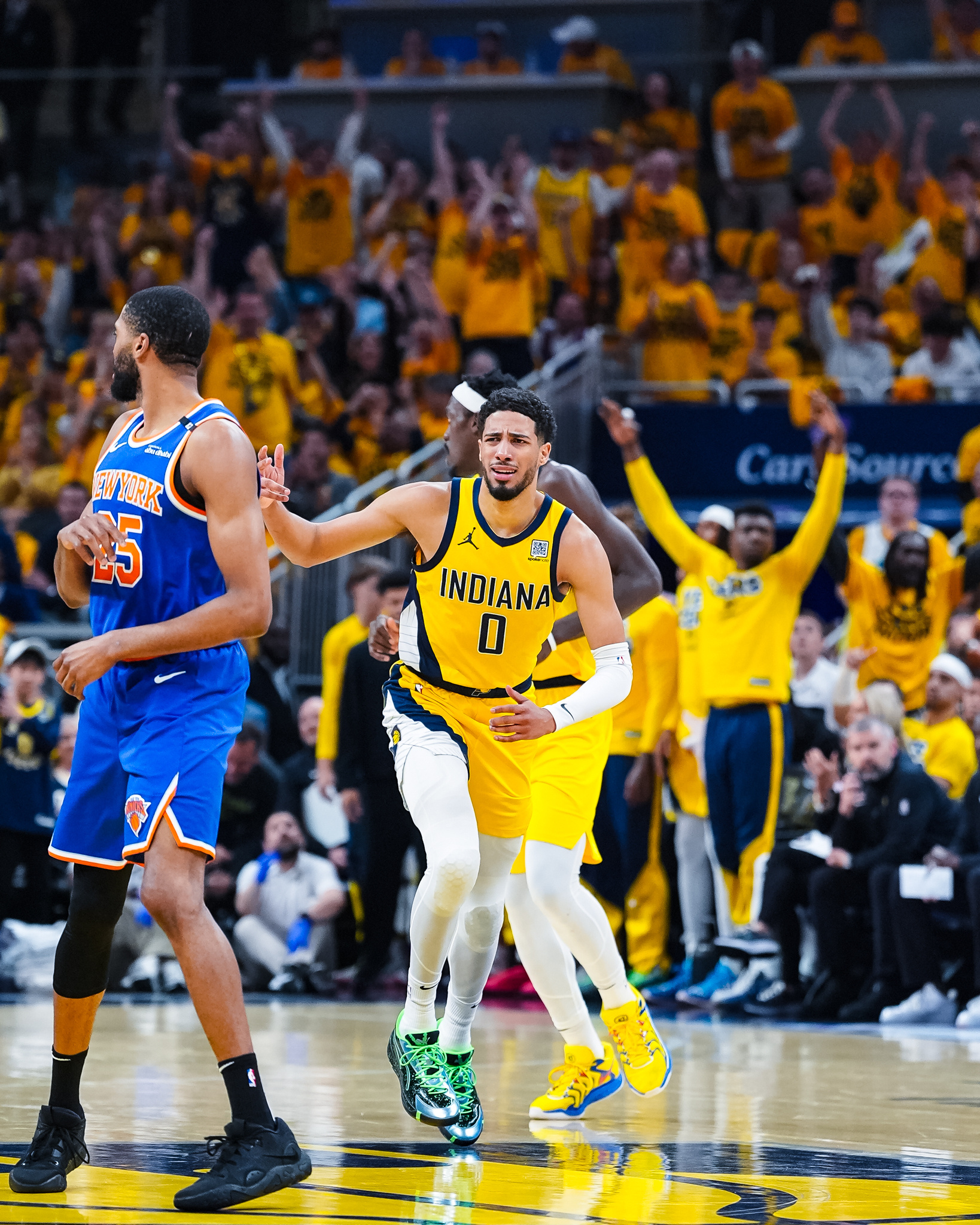 爱游戏体育平台-包含步行者胜热火，跻身东部前四的词条