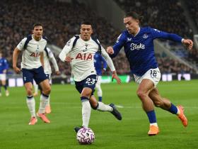 爱游戏官网-埃弗顿阵中球员频频伤退，引发关注