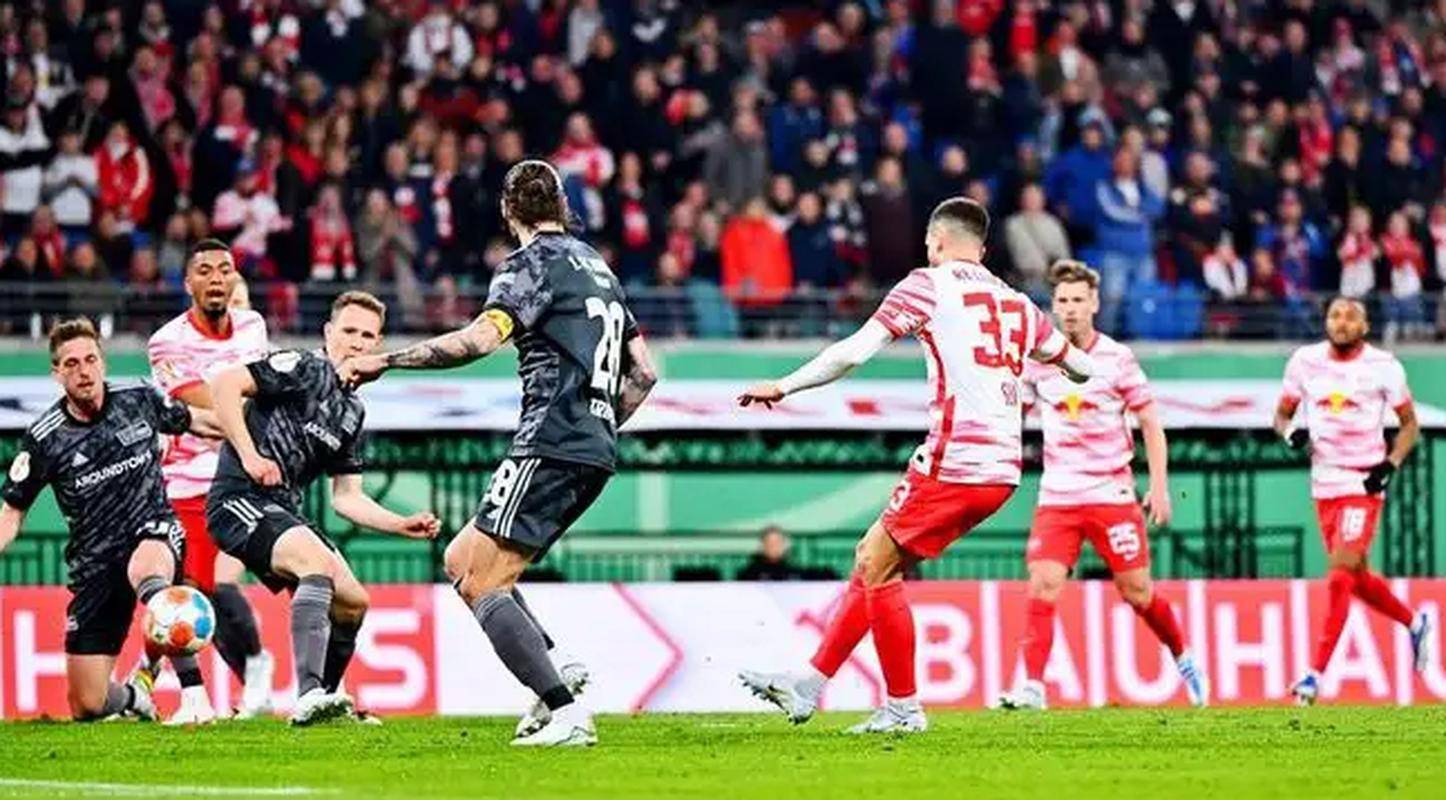 柏林联合主场大胜，保级压力得到缓解的简单介绍