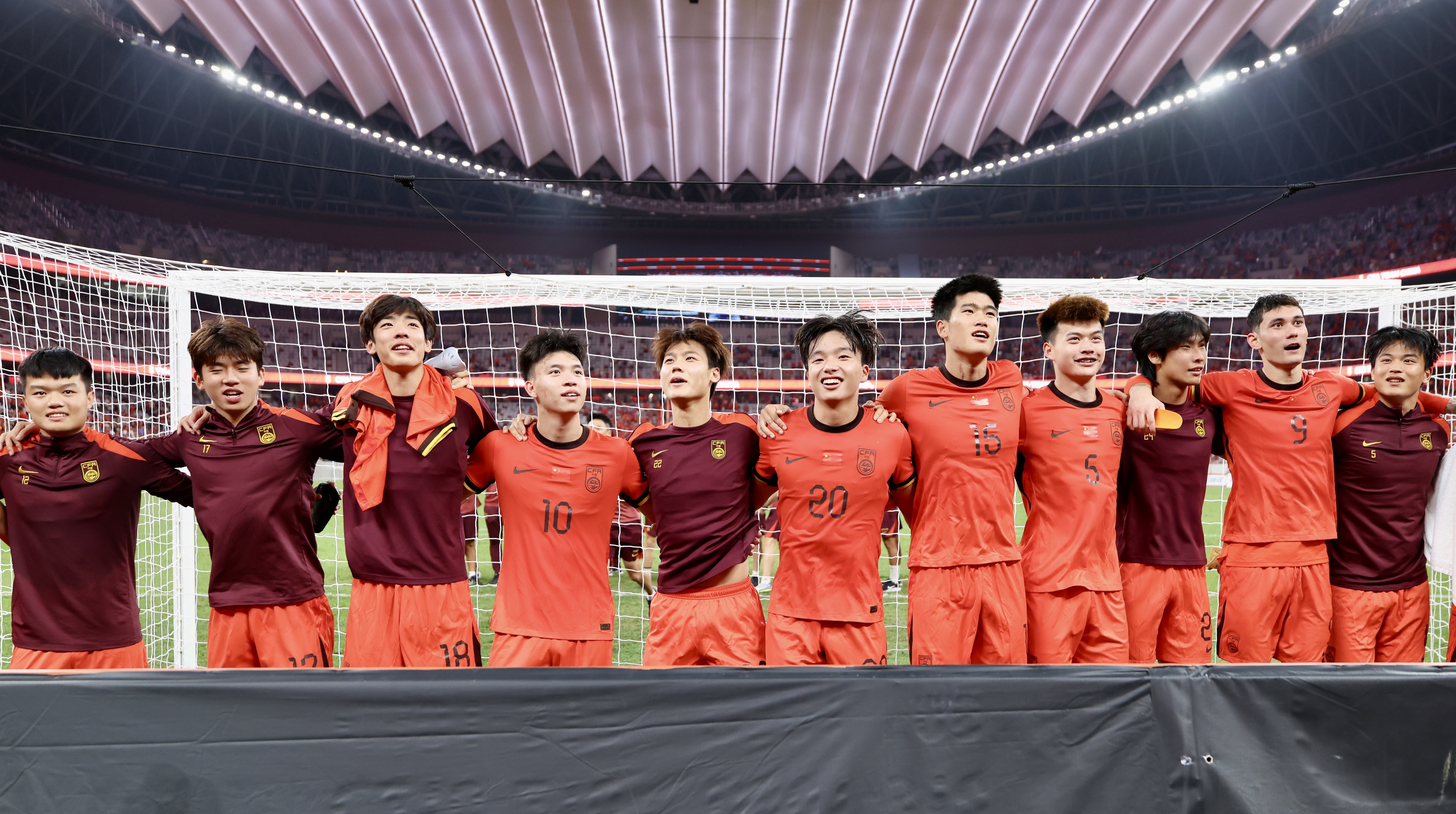 爱游戏在线登录-战斗力强劲的球队备战周末比赛