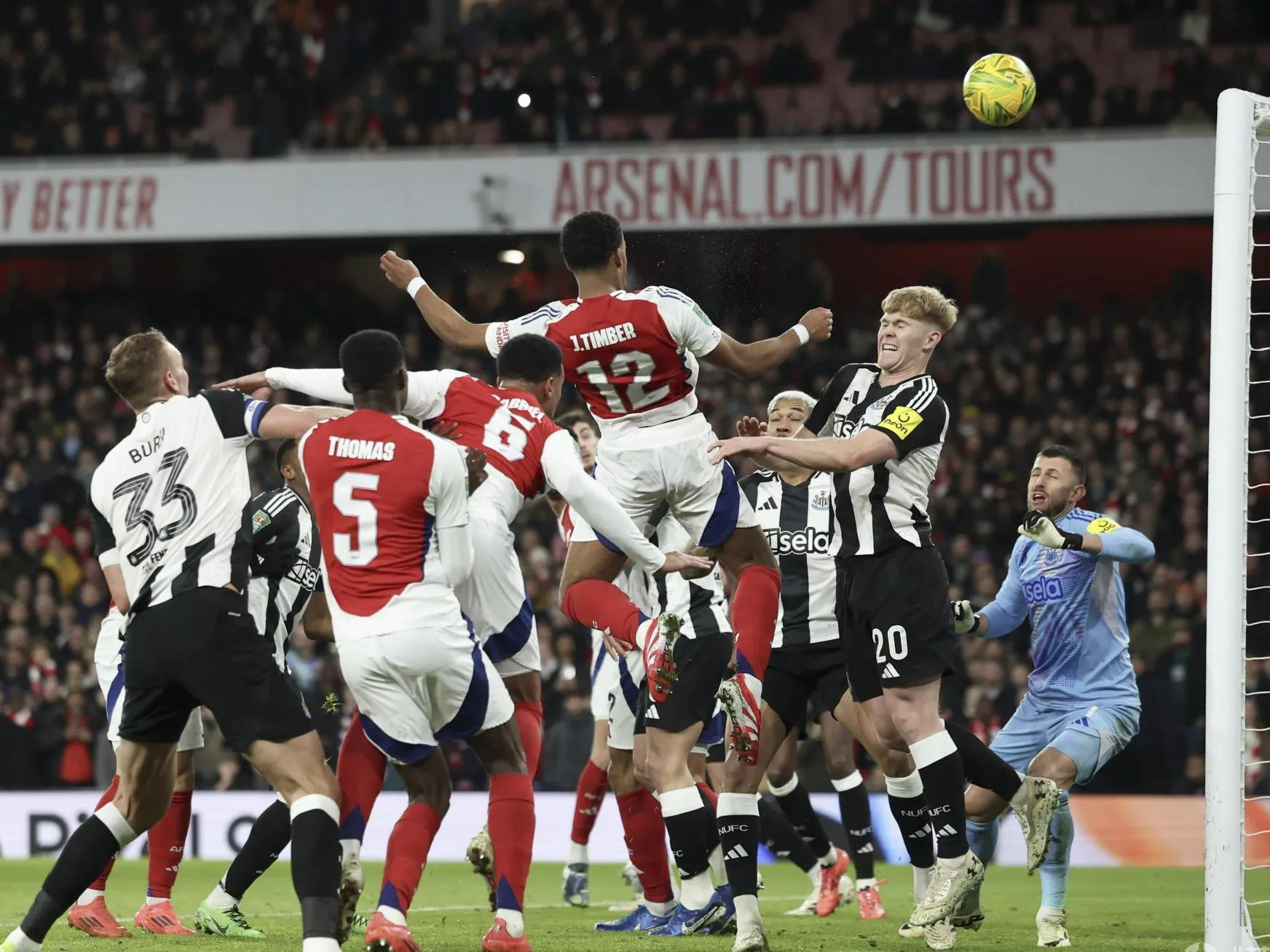 关于阿森纳客场击败纽卡斯尔，保持不败纪录的信息