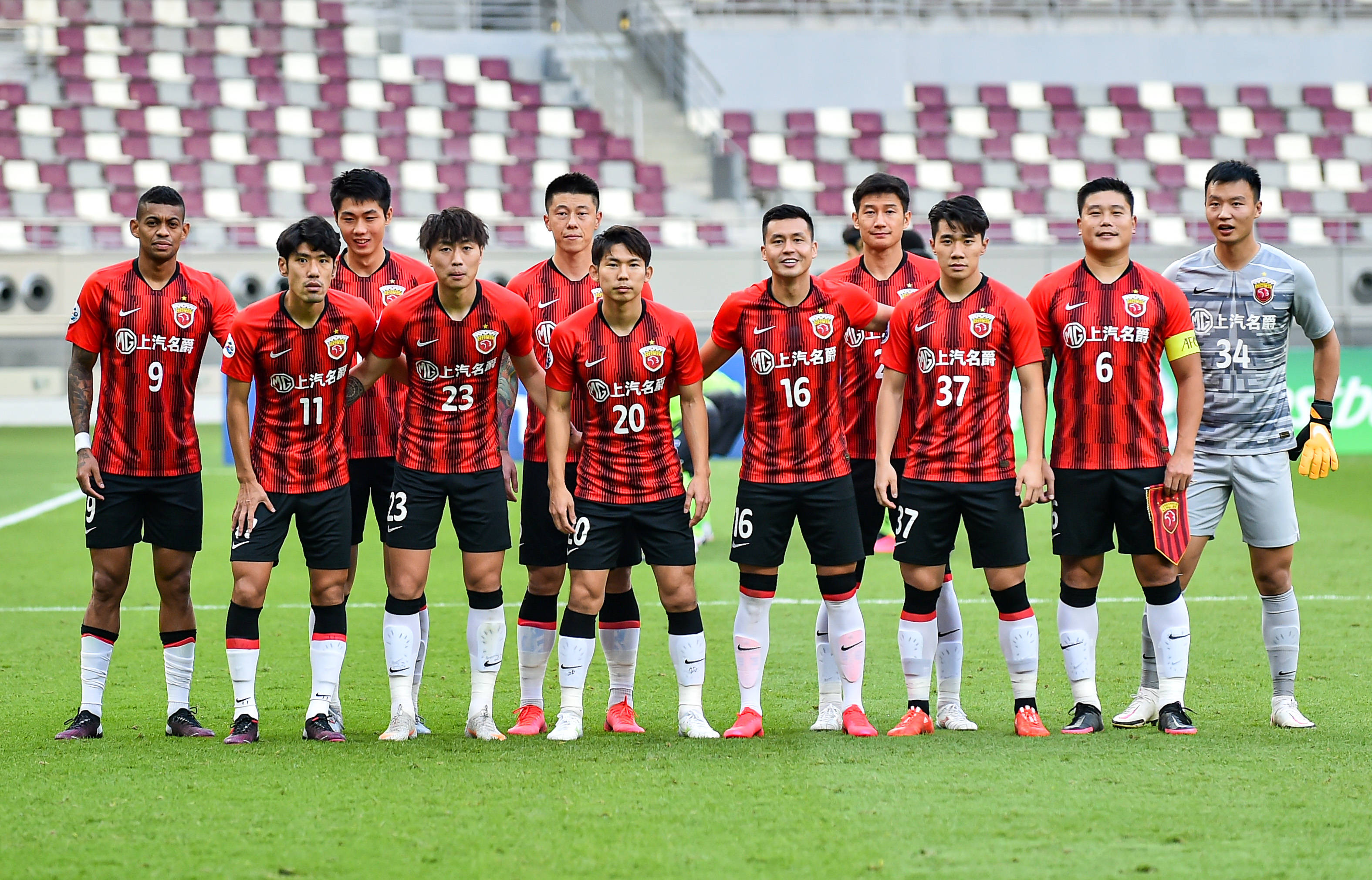 上港球员集体发挥,战胜实力强劲的对手 上港球员集体发挥,战胜实力强劲的对手